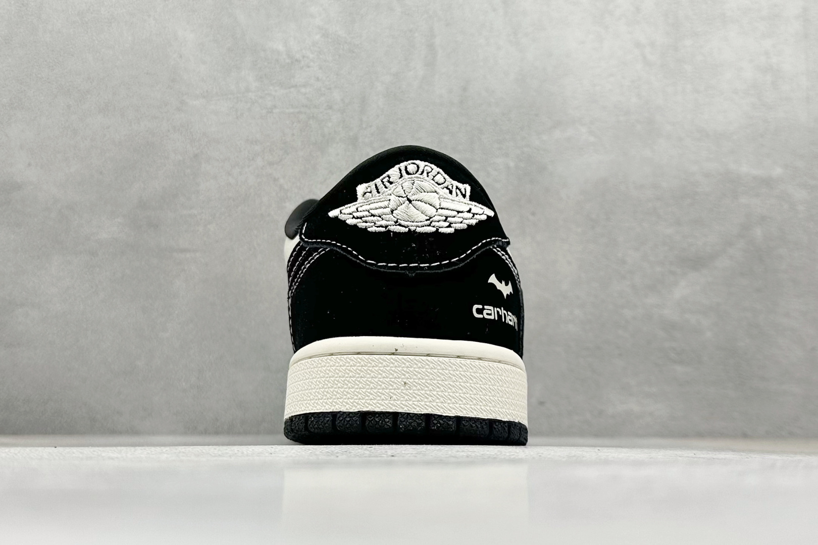 Travis Scott x Fragment Design x Jordan Air Jordan 1 Low SP “蝙蝠侠LOGO” XB1979-008