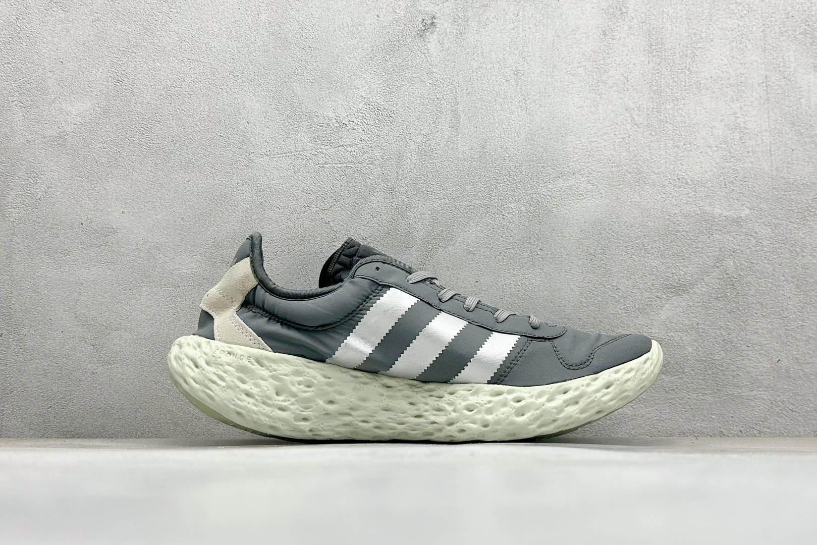 Adidoriginals Zponge 舒适百搭防滑耐磨 低帮跑步鞋 JH8111