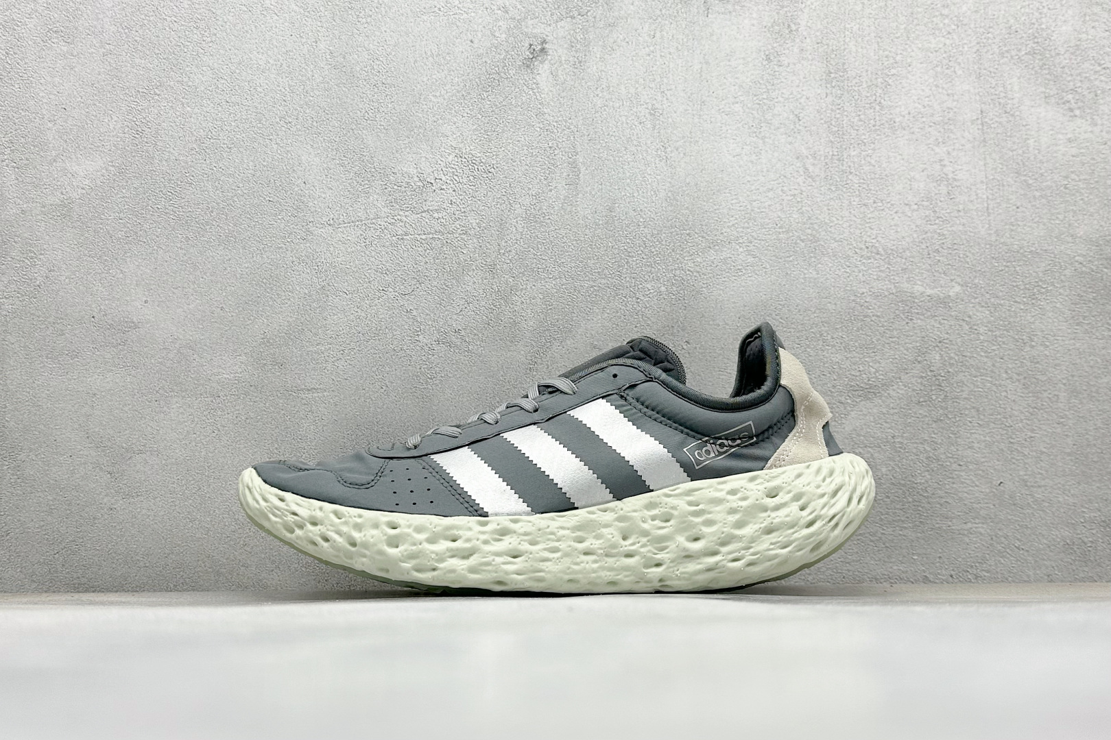 Adidoriginals Zponge 舒适百搭防滑耐磨 低帮跑步鞋 JH8111