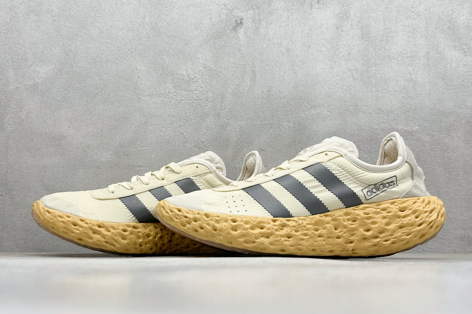180 Adidoriginals Zponge 舒适百搭防滑耐磨 低帮跑步鞋  JH8112