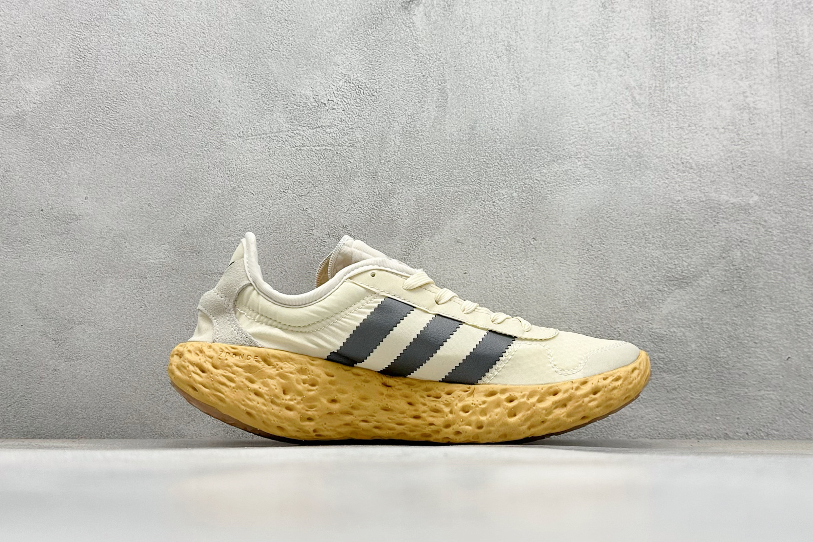 180 Adidoriginals Zponge 舒适百搭防滑耐磨 低帮跑步鞋  JH8112