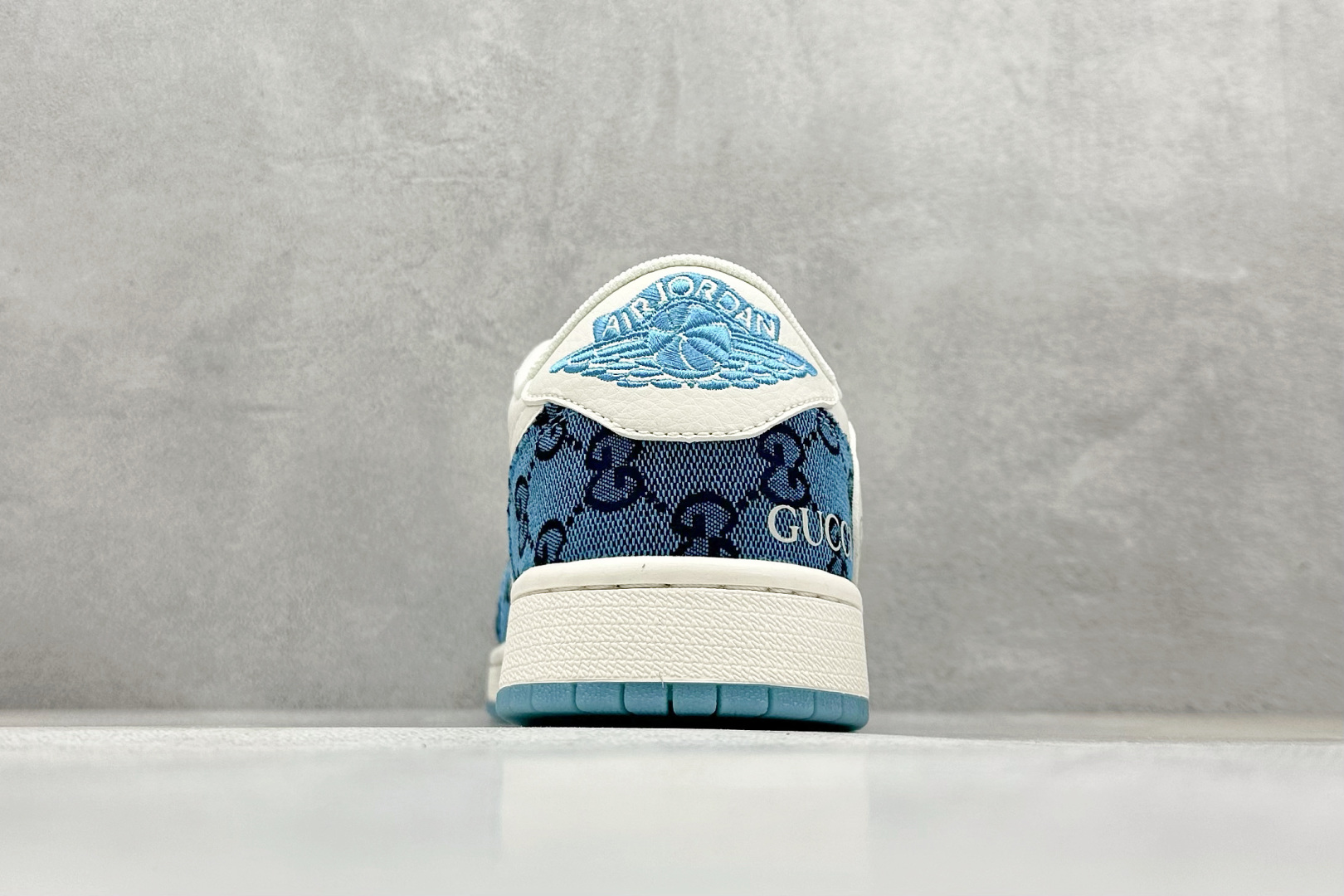 Travis Scott x Fragment Design x Jordan Air Jordan 1 Low SP “古驰联名——白蓝花纹” XZ1658-001