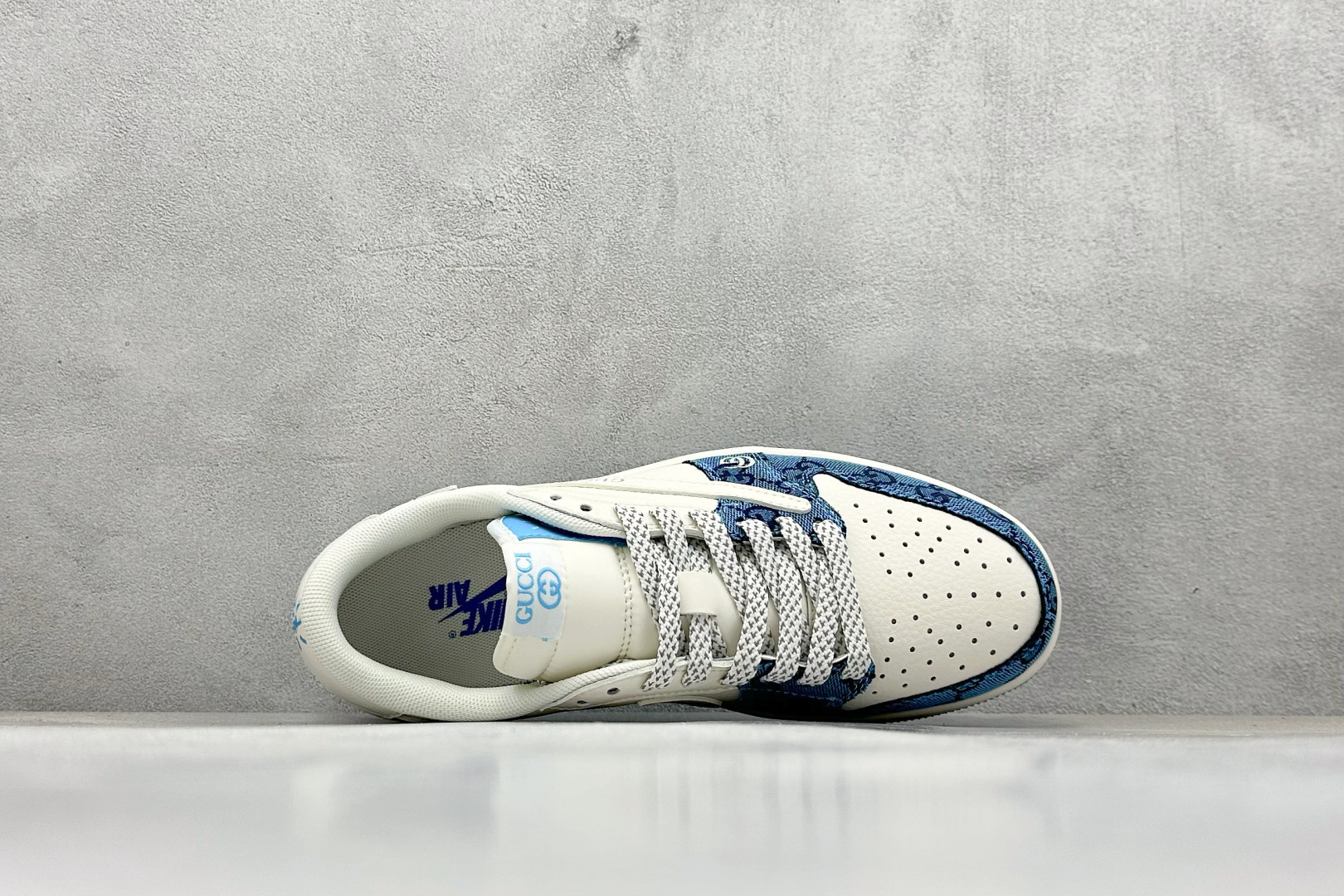 Travis Scott x Fragment Design x Jordan Air Jordan 1 Low SP “古驰联名——白蓝花纹” XZ1658-001