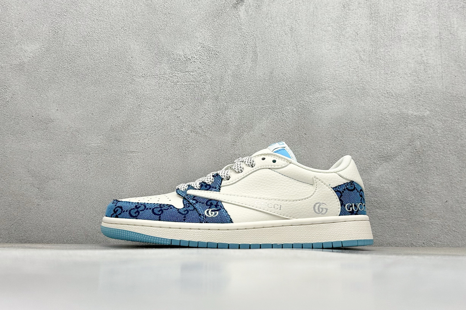 Travis Scott x Fragment Design x Jordan Air Jordan 1 Low SP “古驰联名——白蓝花纹” XZ1658-001