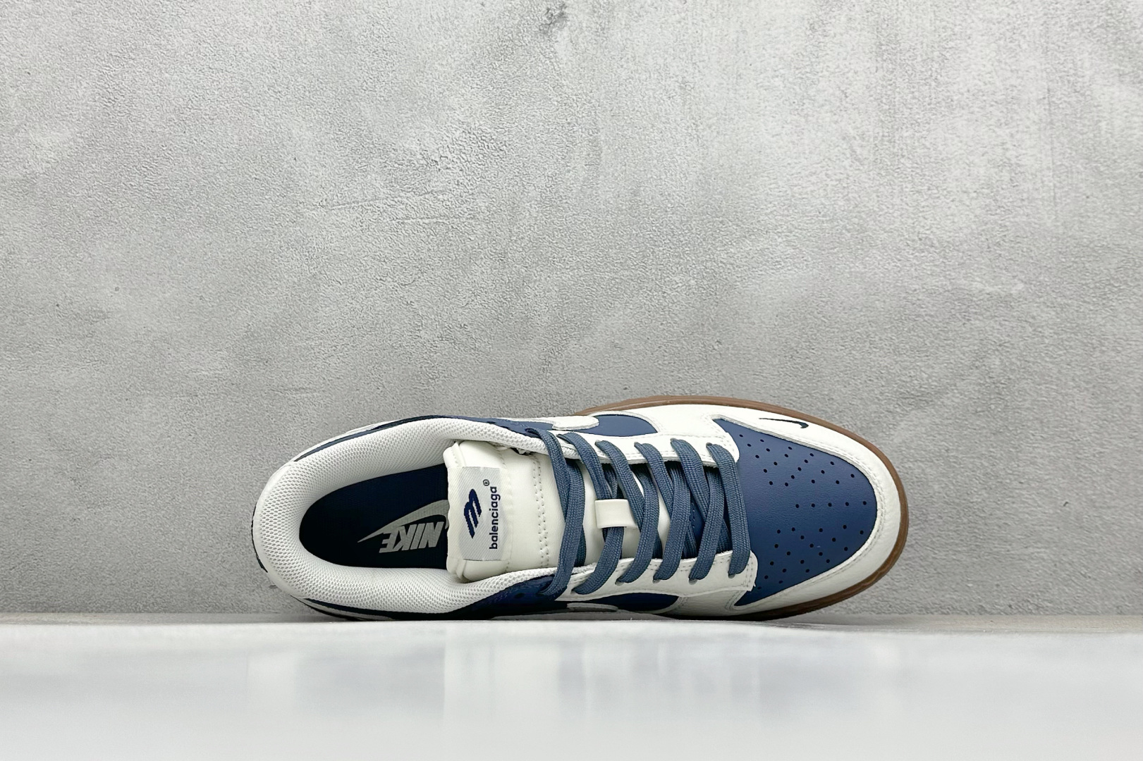Nike SB Dunk Low “巴黎世家联名---奶白蓝生胶” 高端定制 低帮休闲板鞋 FX1588-315