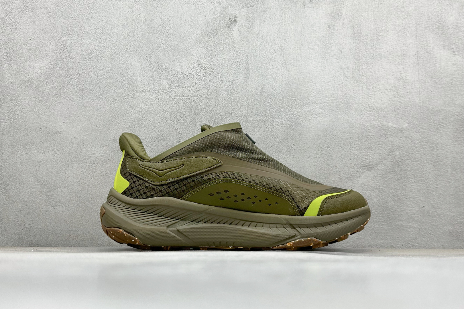 HOKA ONE ONE PROJECT TRANSPORT 橄榄绿 1162850-DTQ