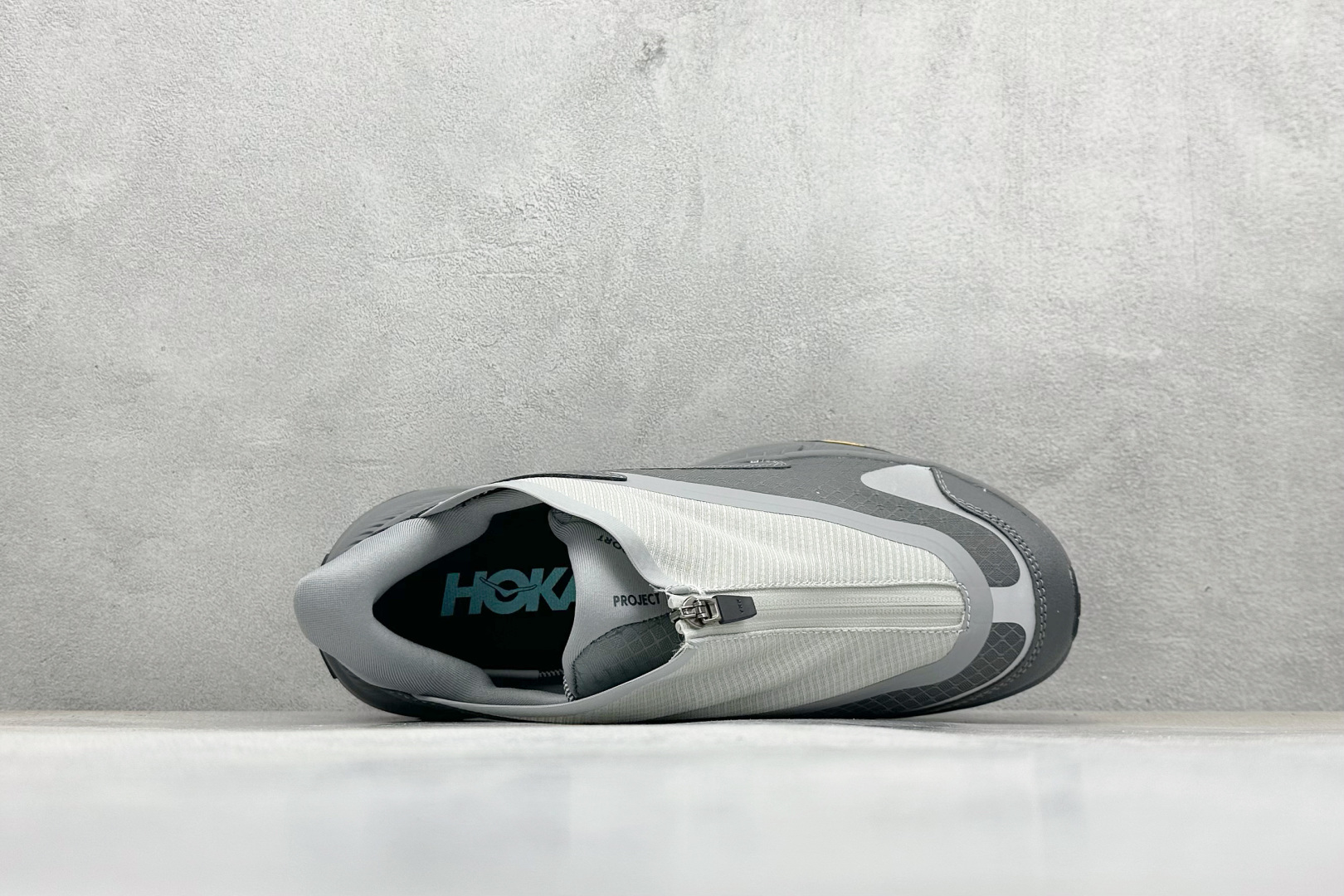 HOKA ONE ONE PROJECT TRANSPORT 灰色 1162850-SST
