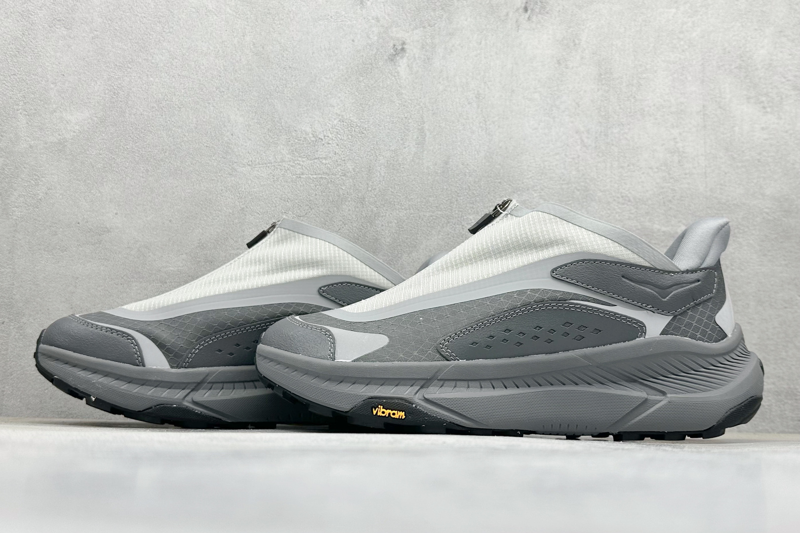 HOKA ONE ONE PROJECT TRANSPORT 灰色 1162850-SST