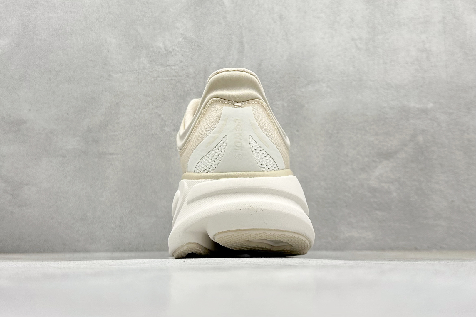  放店私
RS版HOKA ONE ONE Bondi 9 舒适防滑耐磨低帮休闲跑步鞋 

货号：/OLT