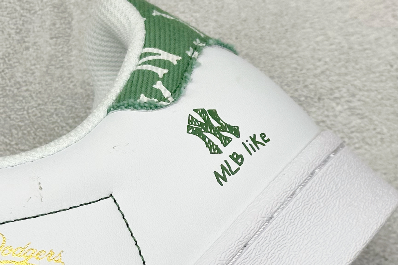 AD Originals Superstar x MLB 白绿 BZ2535