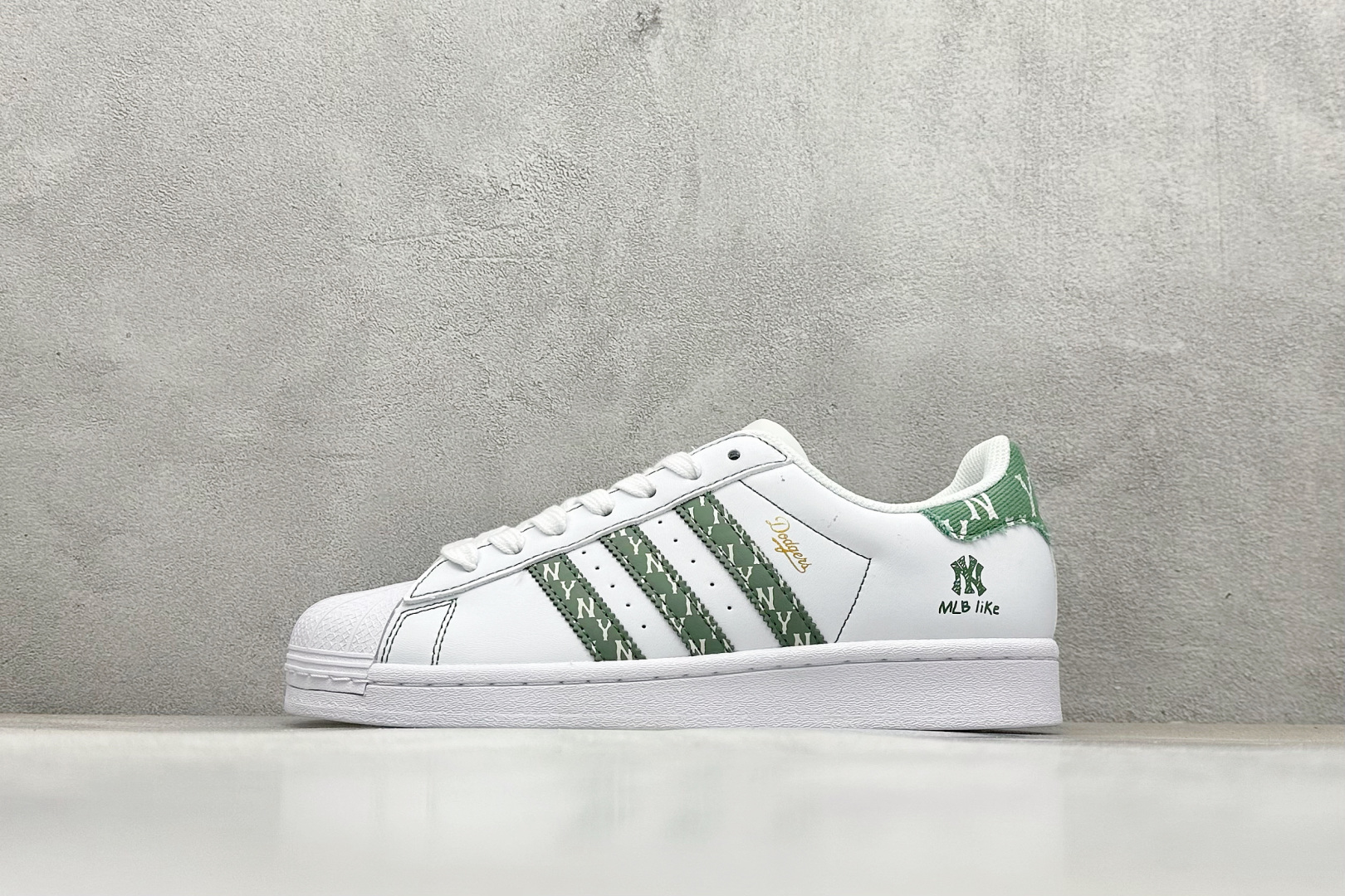 AD Originals Superstar x MLB 白绿 BZ2535