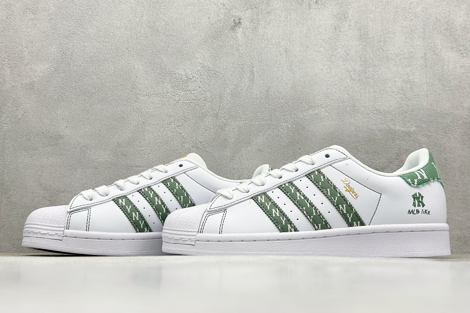 AD Originals Superstar x MLB 白绿 BZ2535