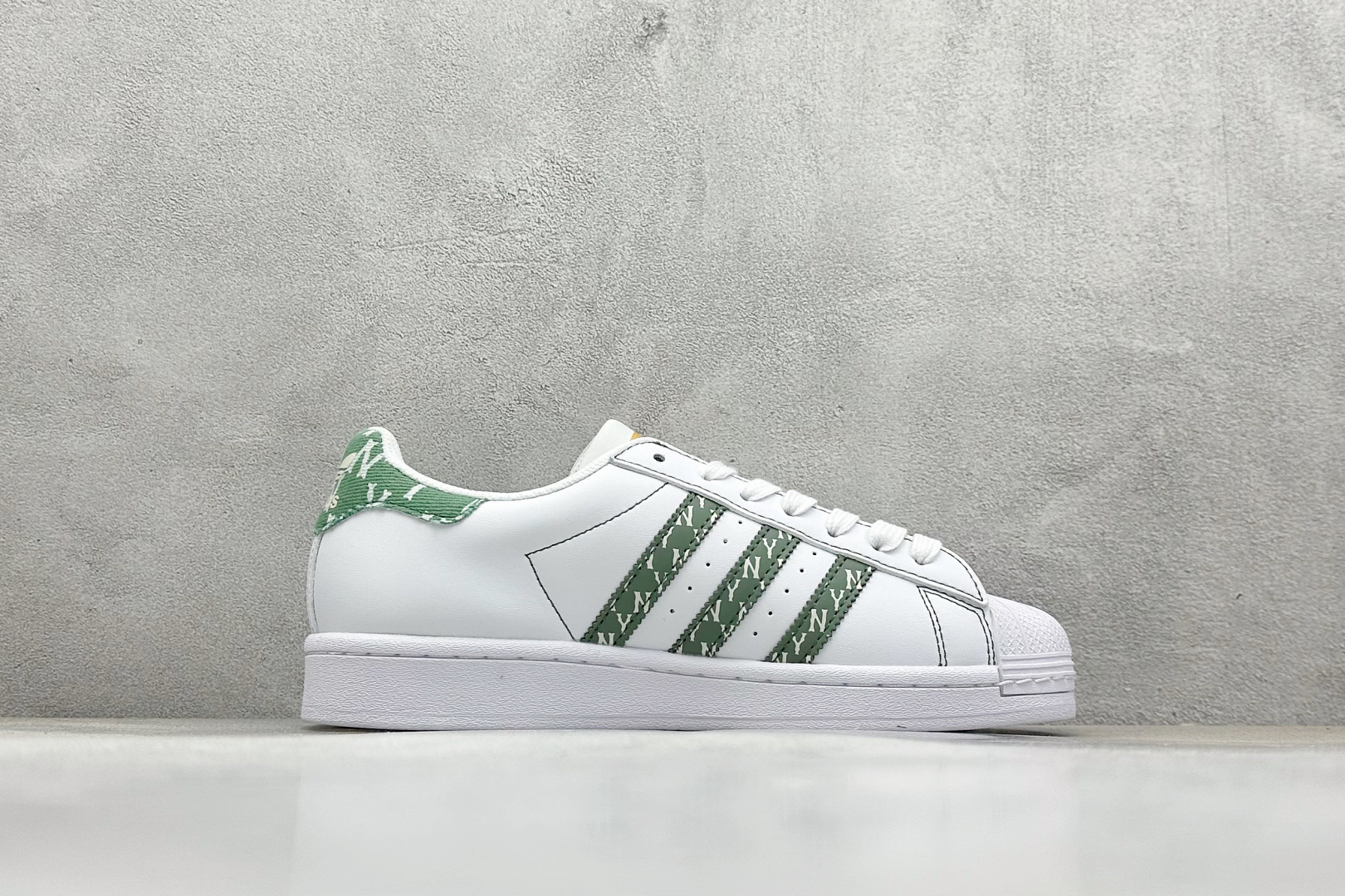 AD Originals Superstar x MLB 白绿 BZ2535