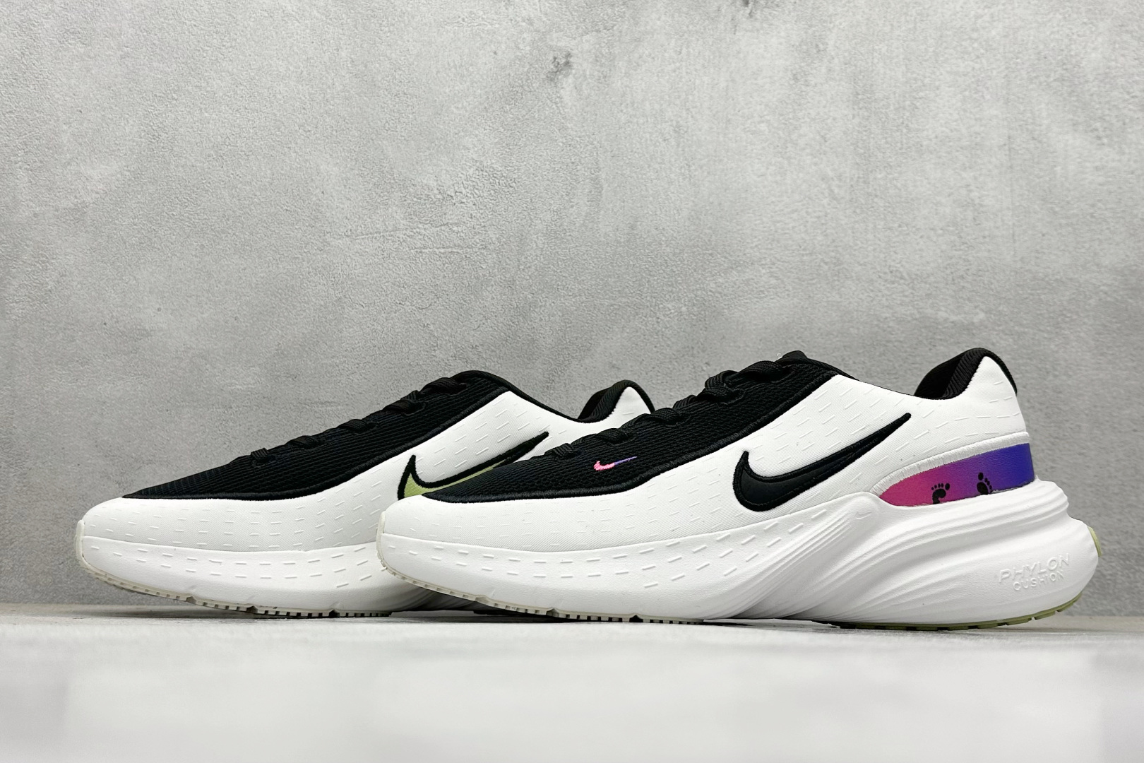 Nike Uplift 潮流舒适 织物防滑耐磨 低帮跑步鞋 IB2765-100