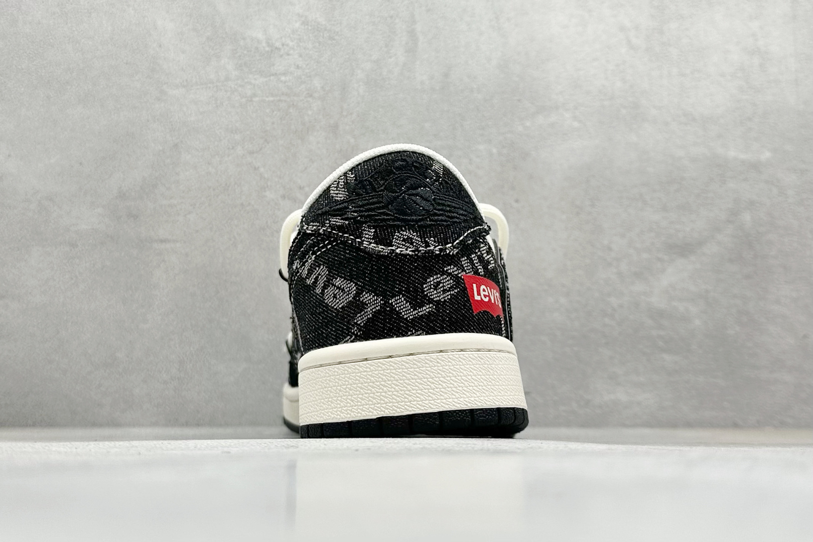 Travis Scott x Fragment Design x Jordan Air Jordan 1 Low SP 李维斯联名——“米白黑帆布绑带” HT5088-600