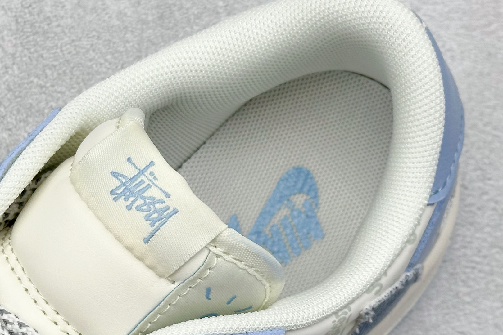 Travis Scott x Nike Air Jordan 1 Low x Stussy Air Jordan 1 Low 反转蓝白小勾满天星倒钩 HS8068-037