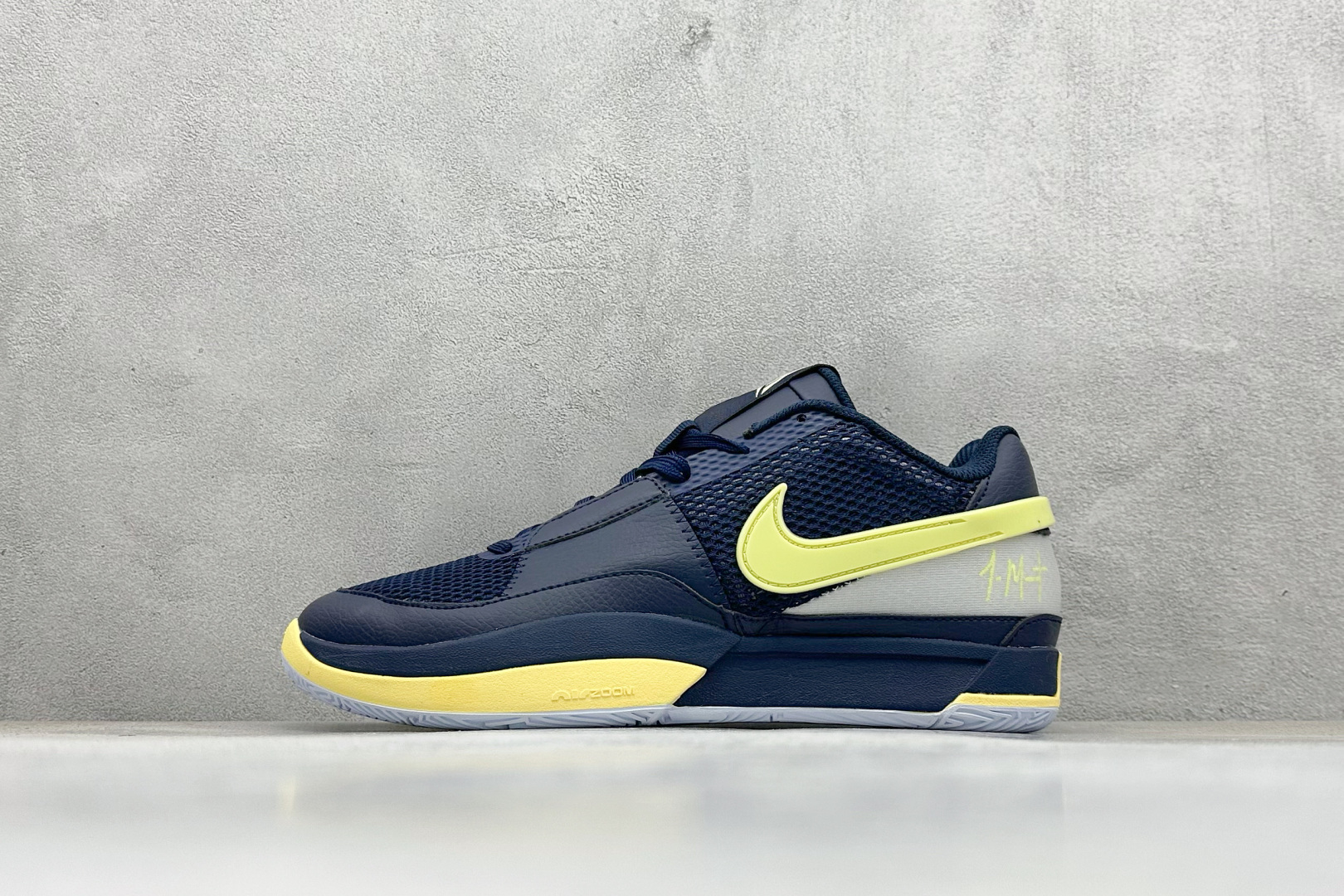 福利特价 
NIKE JA 1 EP 莫兰特运动休闲篮球鞋

货号  FV1288-001
尺码：36-