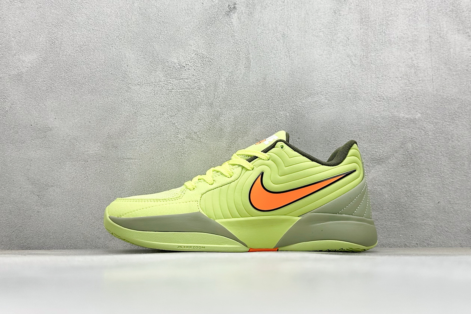 福利特价 
NIKE JA 2 XMAS PE EP 莫兰特运动休闲篮球鞋

货号  FD7327 10