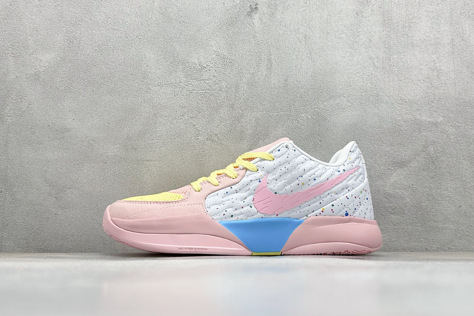 福利特价 
NIKE JA 2 XMAS PE EP 莫兰特运动休闲篮球鞋

货号  FD7327 10