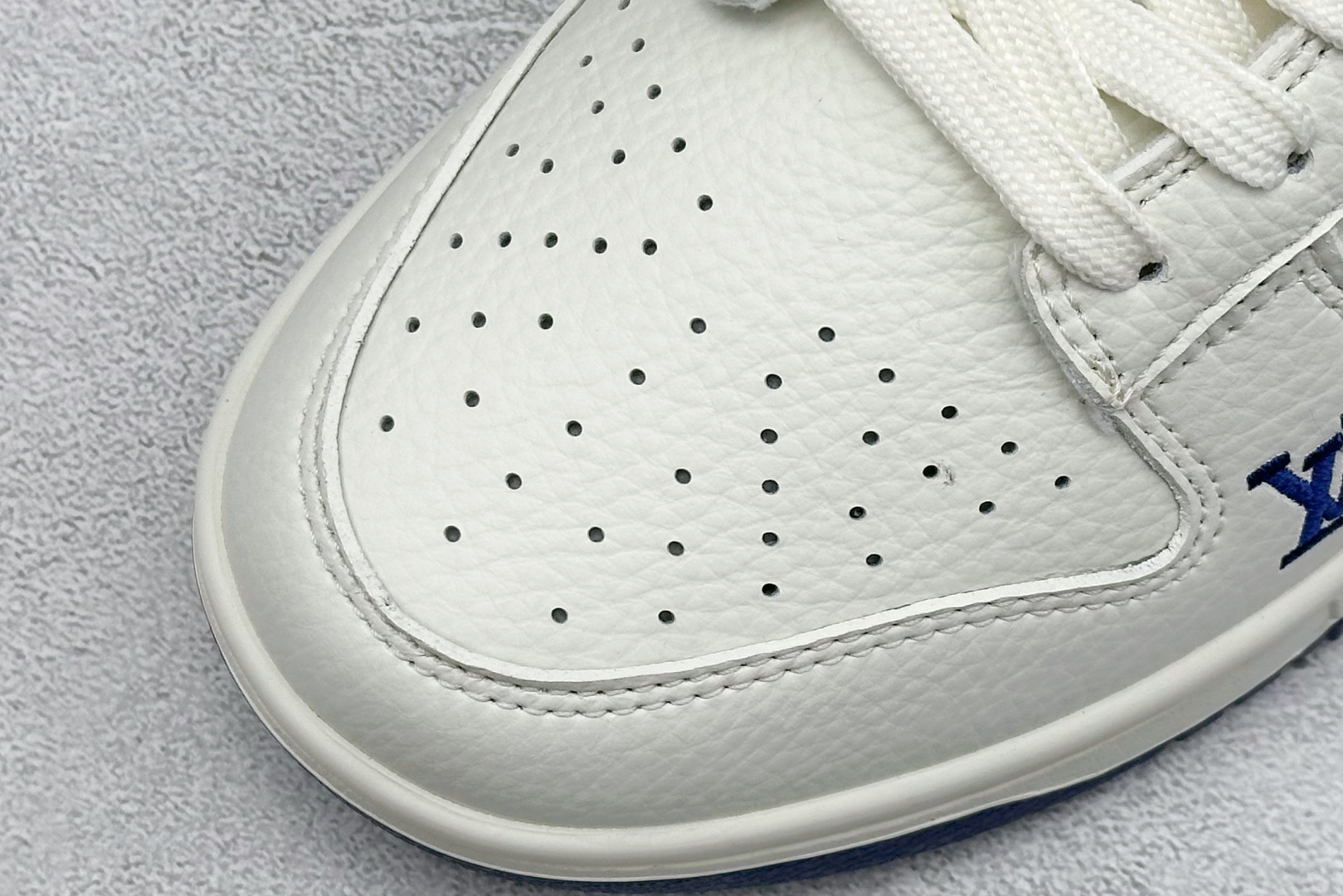 SC版Nike SB Dunk Low 三方联名 白蓝金 高端定制 低帮休闲板鞋 SC0601-457