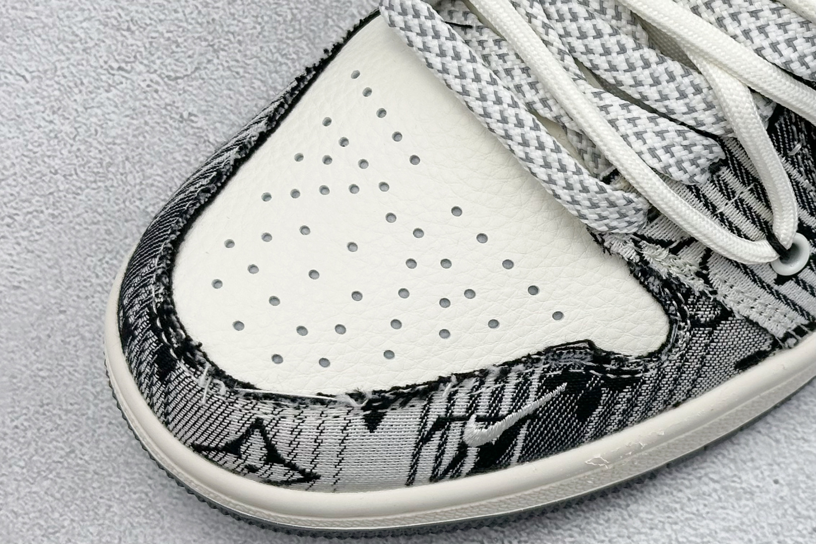 XC版Air Jordan 1 Low AJ1 乔1 LV联名 灰花布抽绳 高端定制 低帮复古篮球鞋 YX5066-372