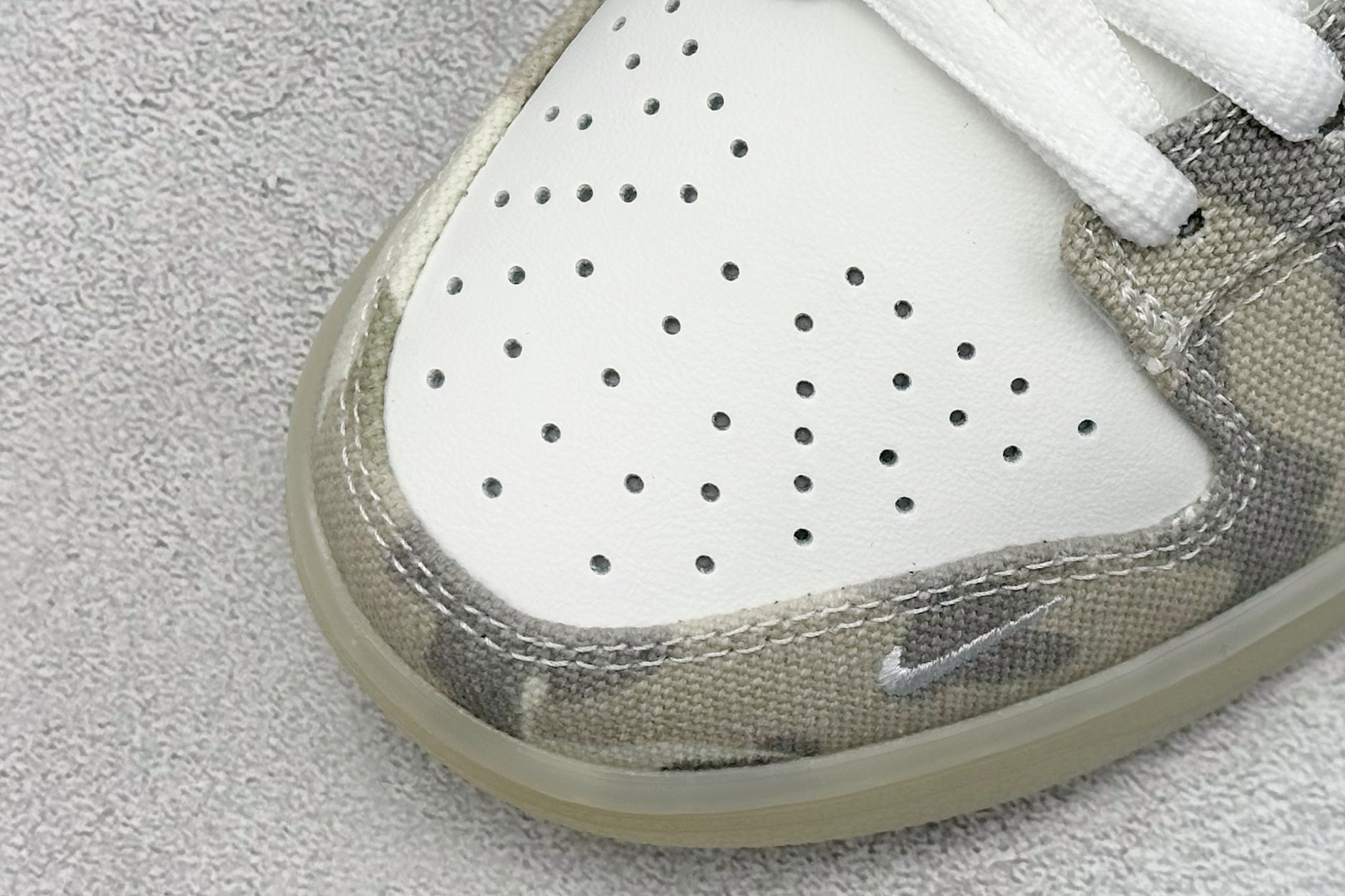 福利特价 
Nk SB Dunk Low Bape联名-水晶迷彩 周年高端定制 低帮休闲板鞋
#定制鞋