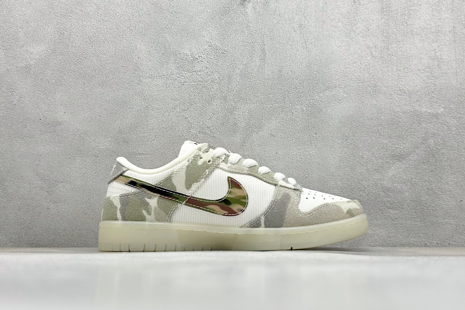 福利特价 
Nk SB Dunk Low Bape联名-水晶迷彩 周年高端定制 低帮休闲板鞋
#定制鞋