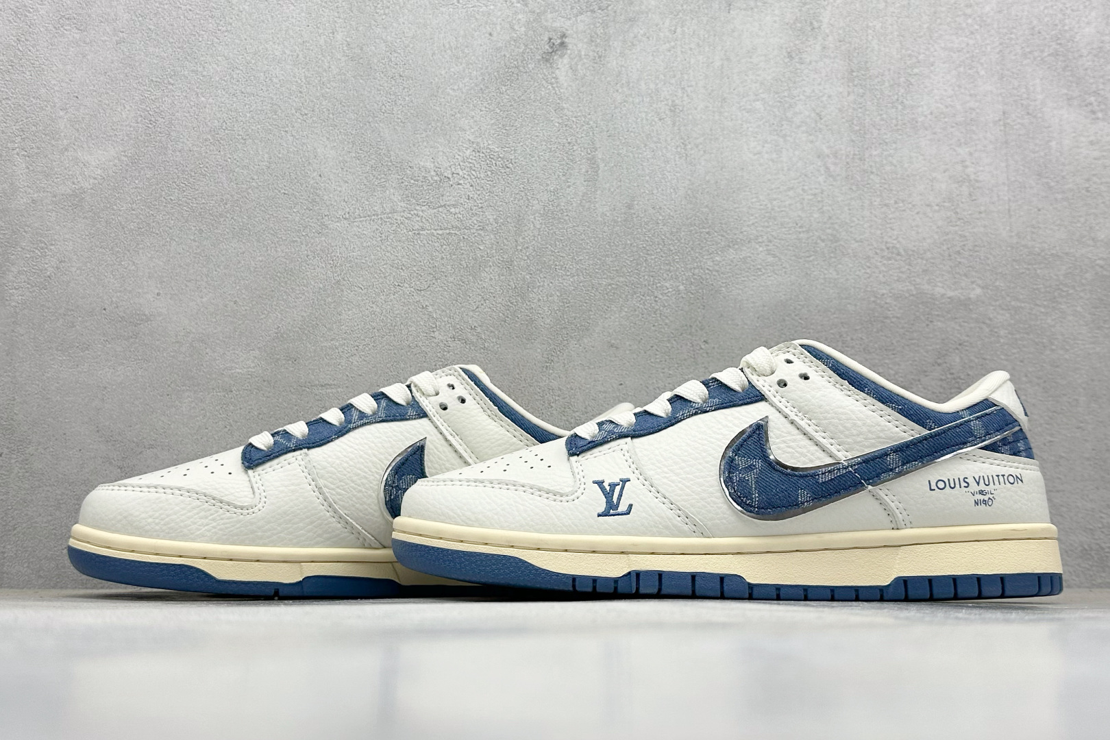 福利特价 放店私
Nk SB Dunk Low LV联名-米蓝牛仔勾 周年高端定制 低帮休闲板鞋
#定