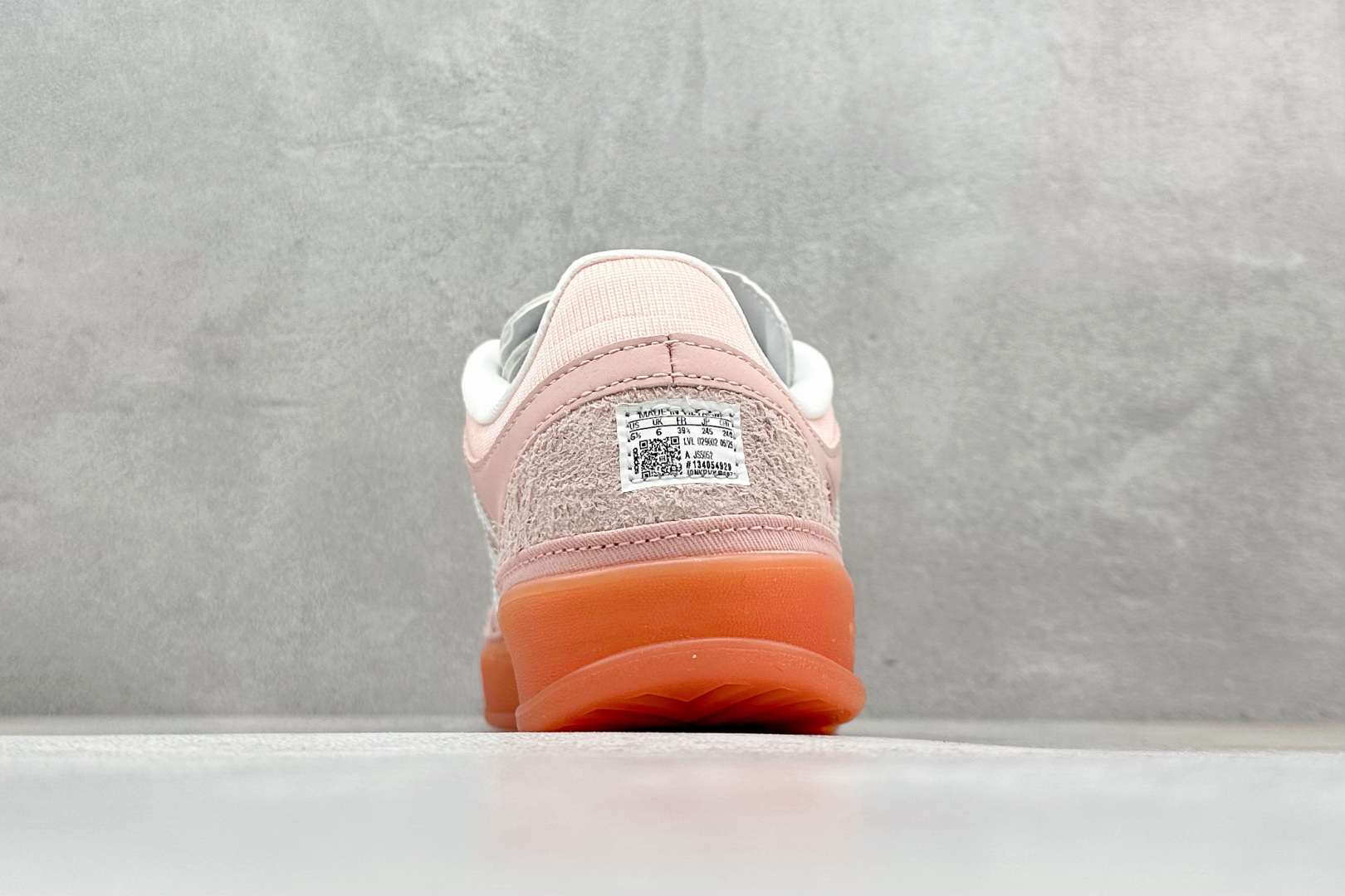 adidBAD X BUNNY Gazelle INdoor 三叶草休闲防滑耐磨低帮板鞋 JS5052