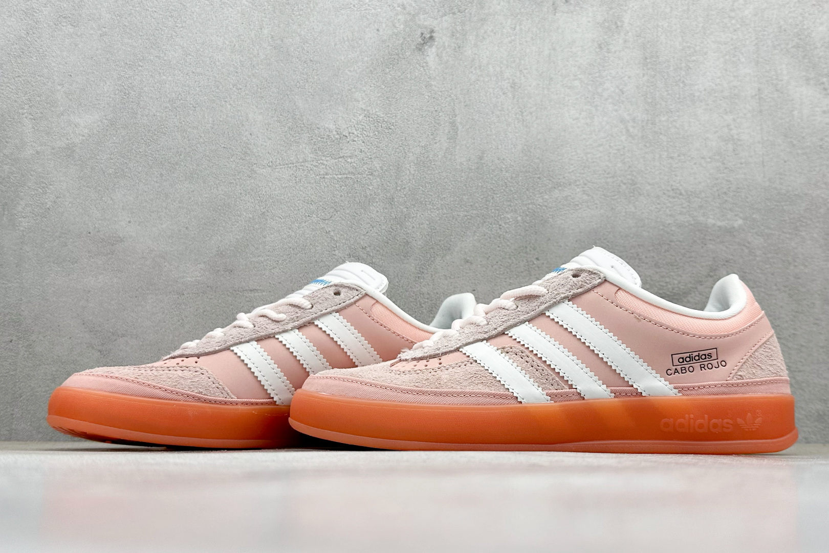 adidBAD X BUNNY Gazelle INdoor 三叶草休闲防滑耐磨低帮板鞋 JS5052