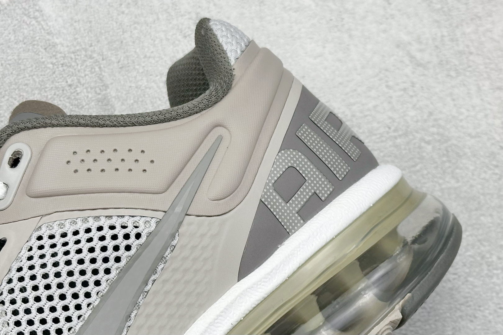 NIKE Air Max 2013 耐克复古透气网布 全掌气垫 缓震跑步鞋 FZ4140-025
