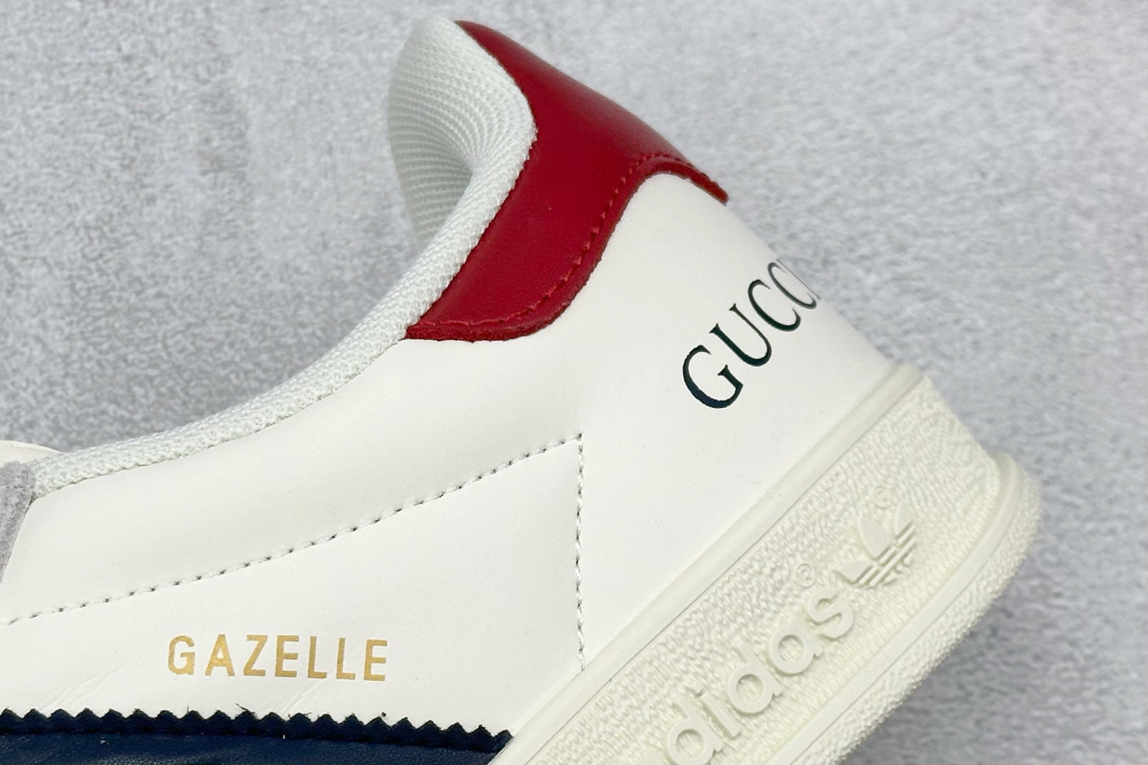 AdidOriginals Gazelle INdoor x GUCCI 灰白黑 三叶草休闲防滑耐磨低帮板鞋 DM1234-012
