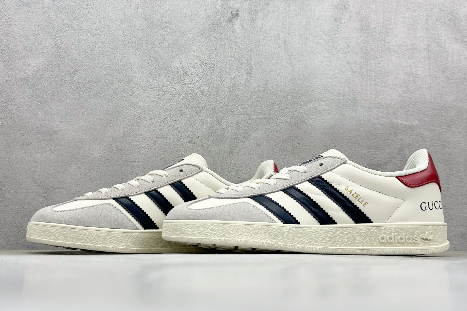 AdidOriginals Gazelle INdoor x GUCCI 灰白黑 三叶草休闲防滑耐磨低帮板鞋 DM1234-012