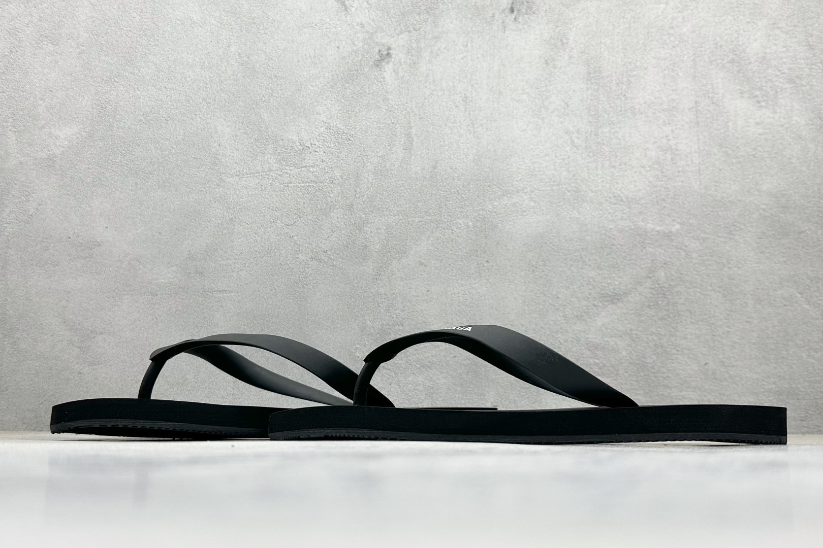 OK版Balenciaga Track Sneaker Recy Cled 巴黎世家夏季人字休闲拖 W1TAA 1090