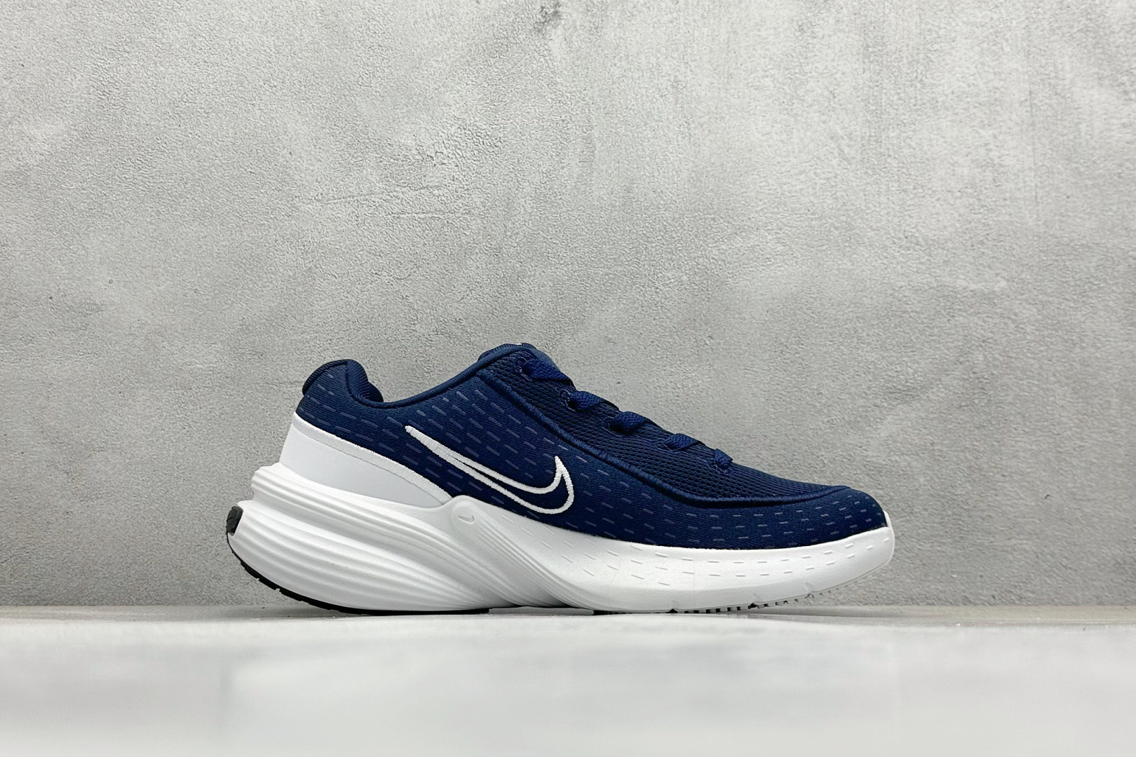  终端放店
Nike Uplift SC 潮流舒适 织物防滑耐磨 低帮跑步鞋 
鞋底软弹又有支撑感防滑耐