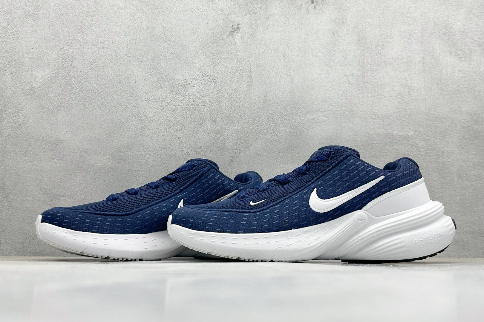  终端放店
Nike Uplift SC 潮流舒适 织物防滑耐磨 低帮跑步鞋 
鞋底软弹又有支撑感防滑耐