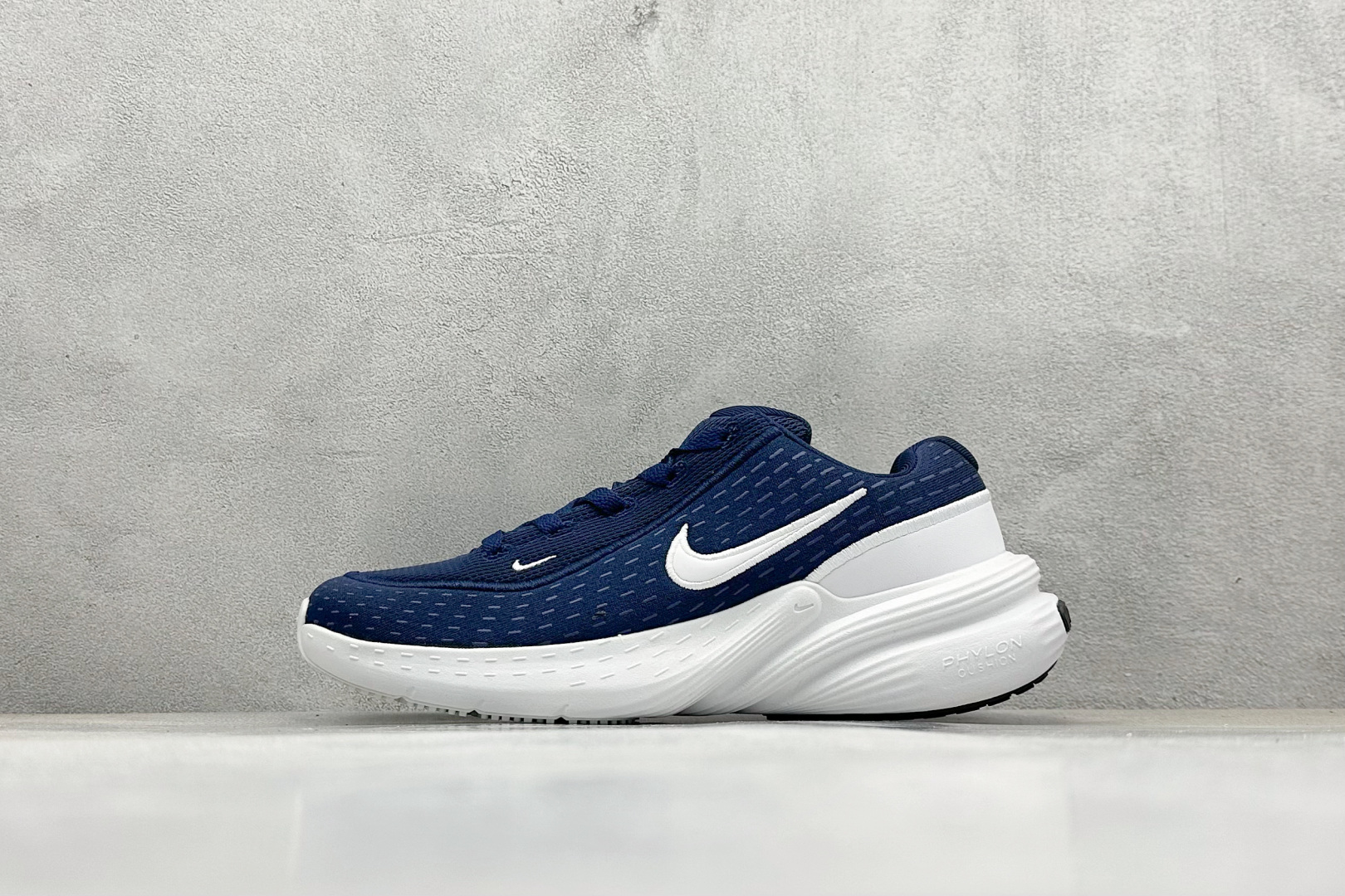  终端放店
Nike Uplift SC 潮流舒适 织物防滑耐磨 低帮跑步鞋 
鞋底软弹又有支撑感防滑耐