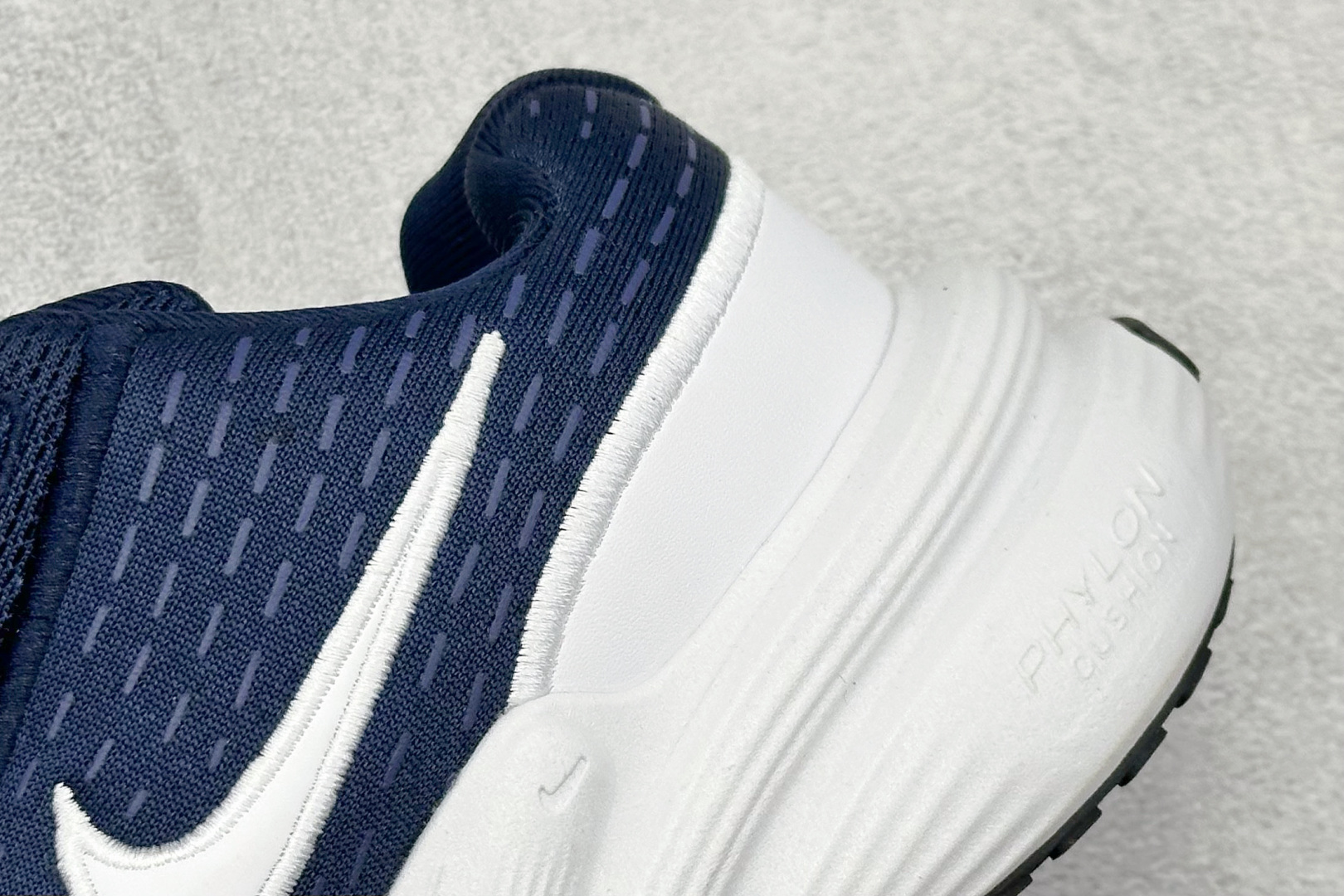  终端放店
Nike Uplift SC 潮流舒适 织物防滑耐磨 低帮跑步鞋 
鞋底软弹又有支撑感防滑耐