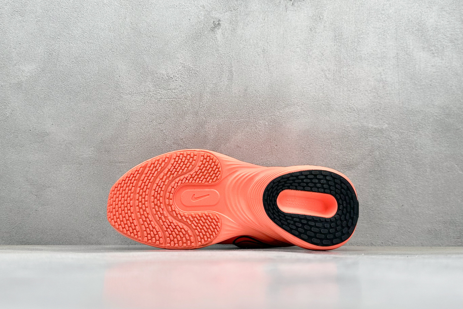  终端放店
Nike Uplift SC 潮流舒适 织物防滑耐磨 低帮跑步鞋 
鞋底软弹又有支撑感防滑耐