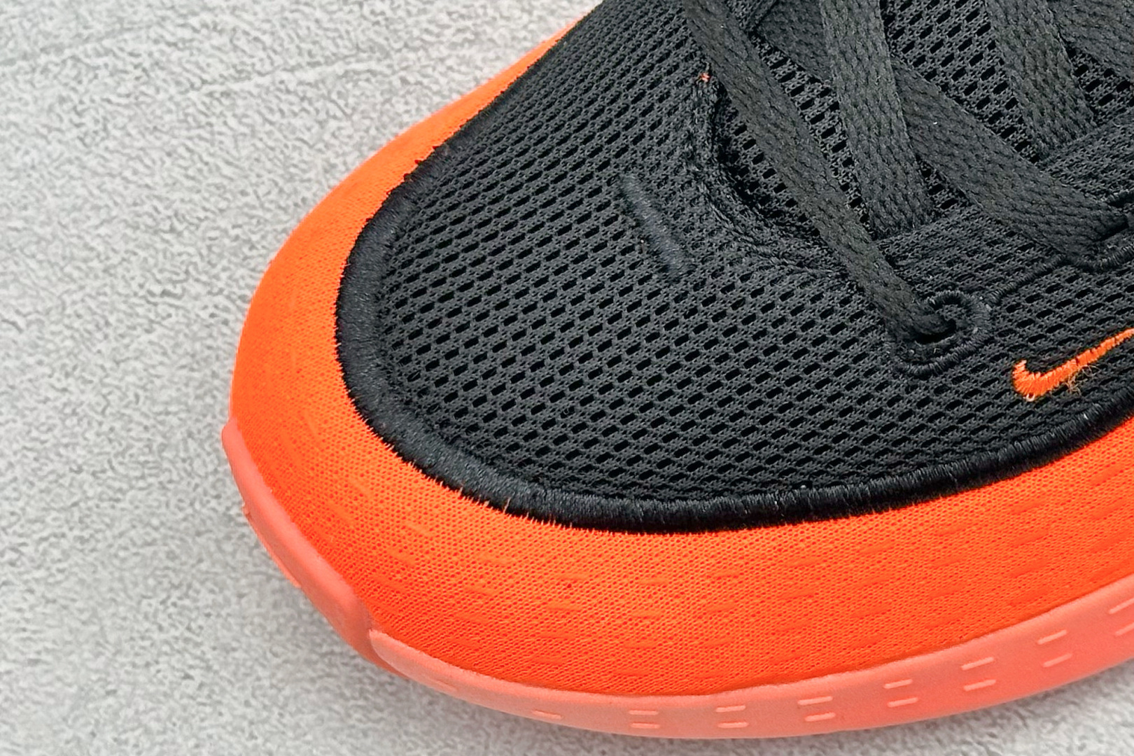  终端放店
Nike Uplift SC 潮流舒适 织物防滑耐磨 低帮跑步鞋 
鞋底软弹又有支撑感防滑耐