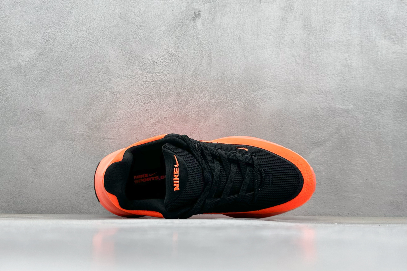  终端放店
Nike Uplift SC 潮流舒适 织物防滑耐磨 低帮跑步鞋 
鞋底软弹又有支撑感防滑耐