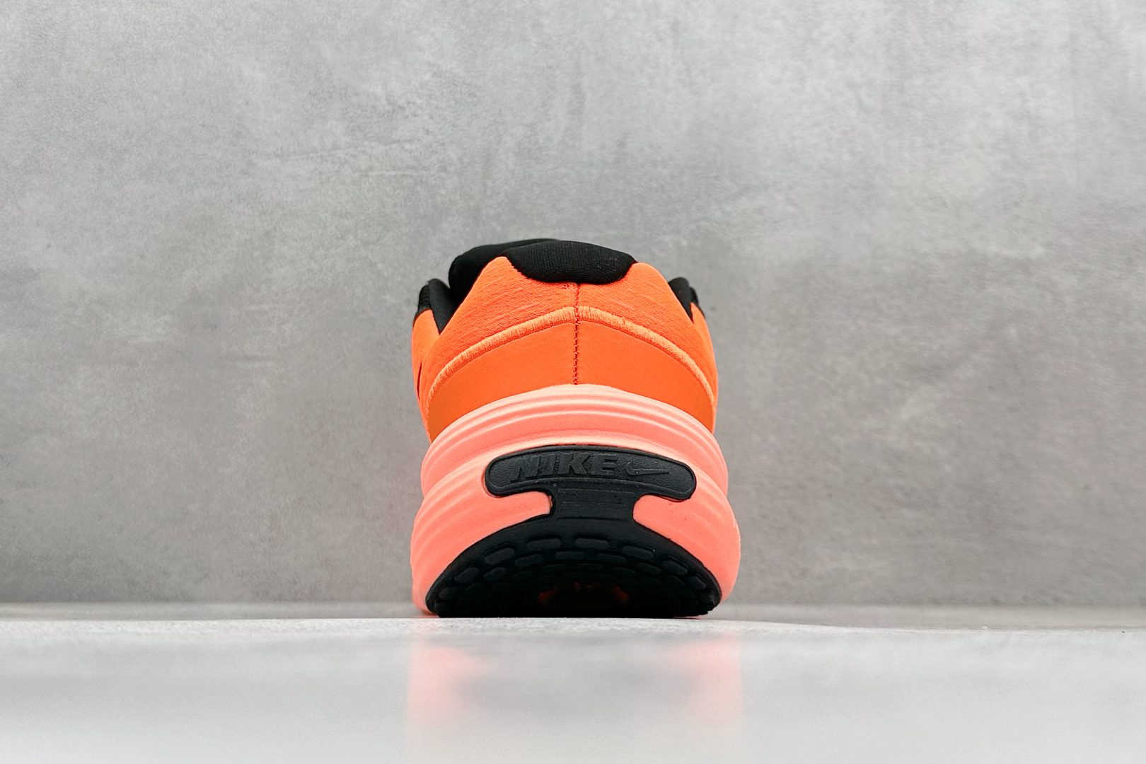  终端放店
Nike Uplift SC 潮流舒适 织物防滑耐磨 低帮跑步鞋 
鞋底软弹又有支撑感防滑耐