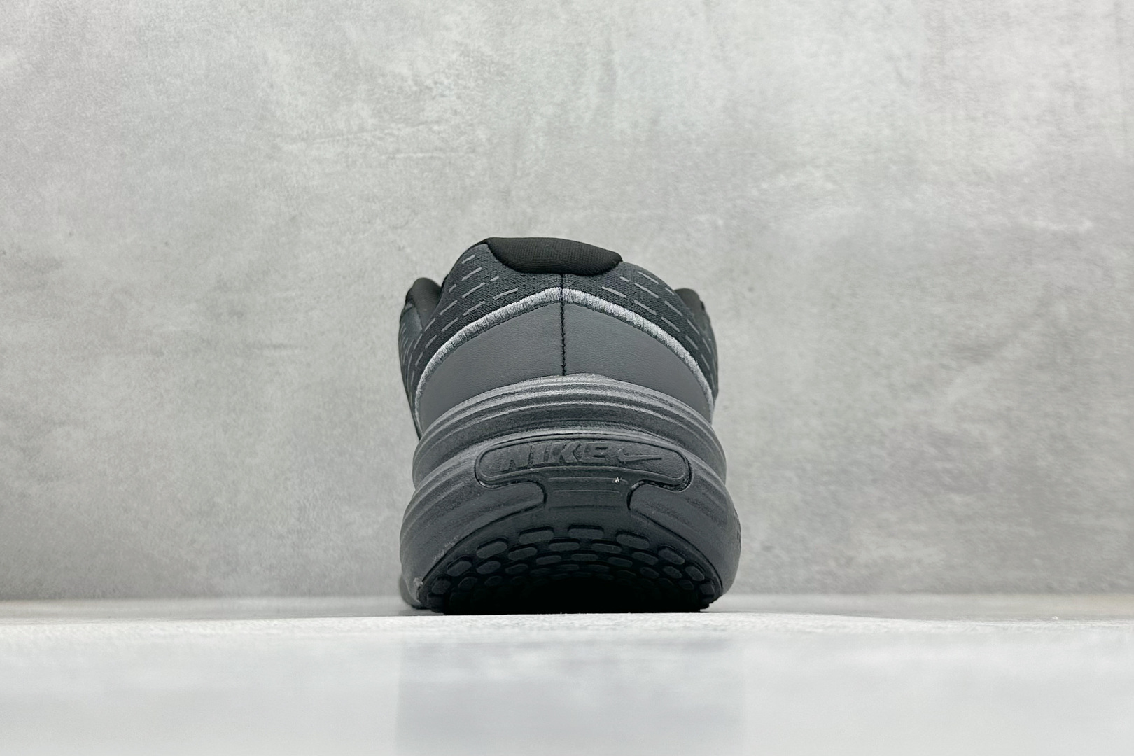  终端放店
Nike Uplift SC 潮流舒适 织物防滑耐磨 低帮跑步鞋 
鞋底软弹又有支撑感防滑耐