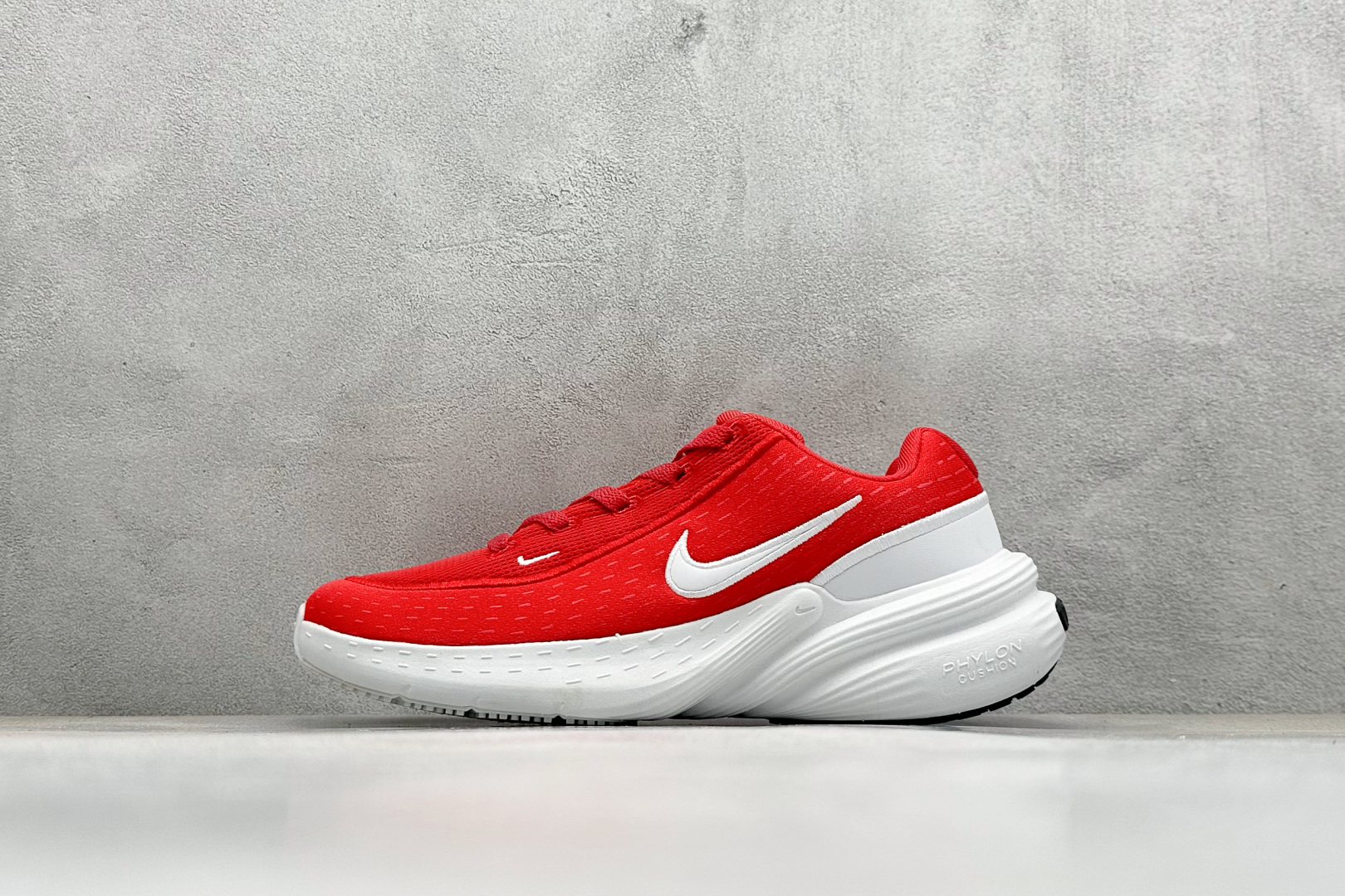  终端放店
Nike Uplift SC 潮流舒适 织物防滑耐磨 低帮跑步鞋 
鞋底软弹又有支撑感防滑耐