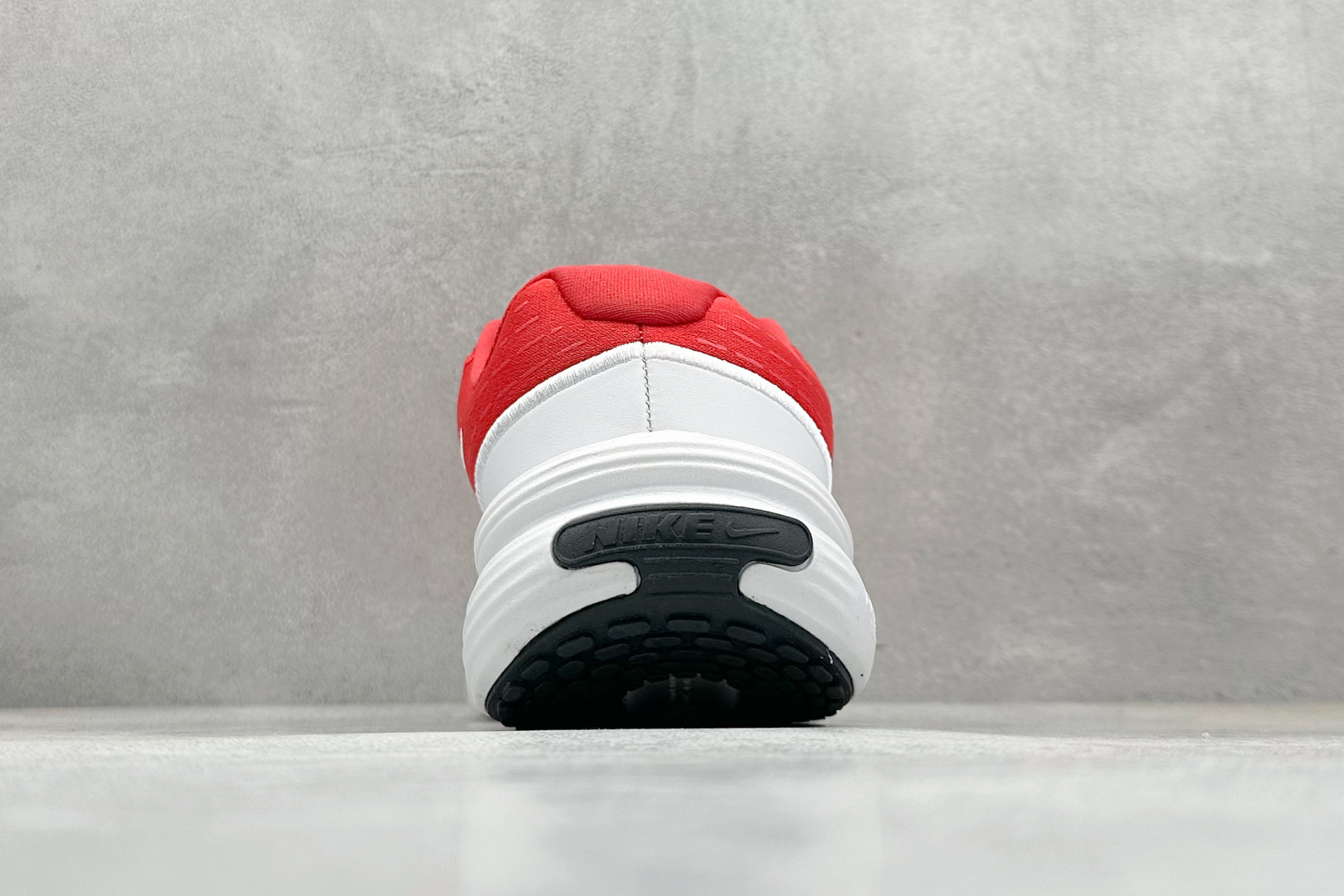  终端放店
Nike Uplift SC 潮流舒适 织物防滑耐磨 低帮跑步鞋 
鞋底软弹又有支撑感防滑耐