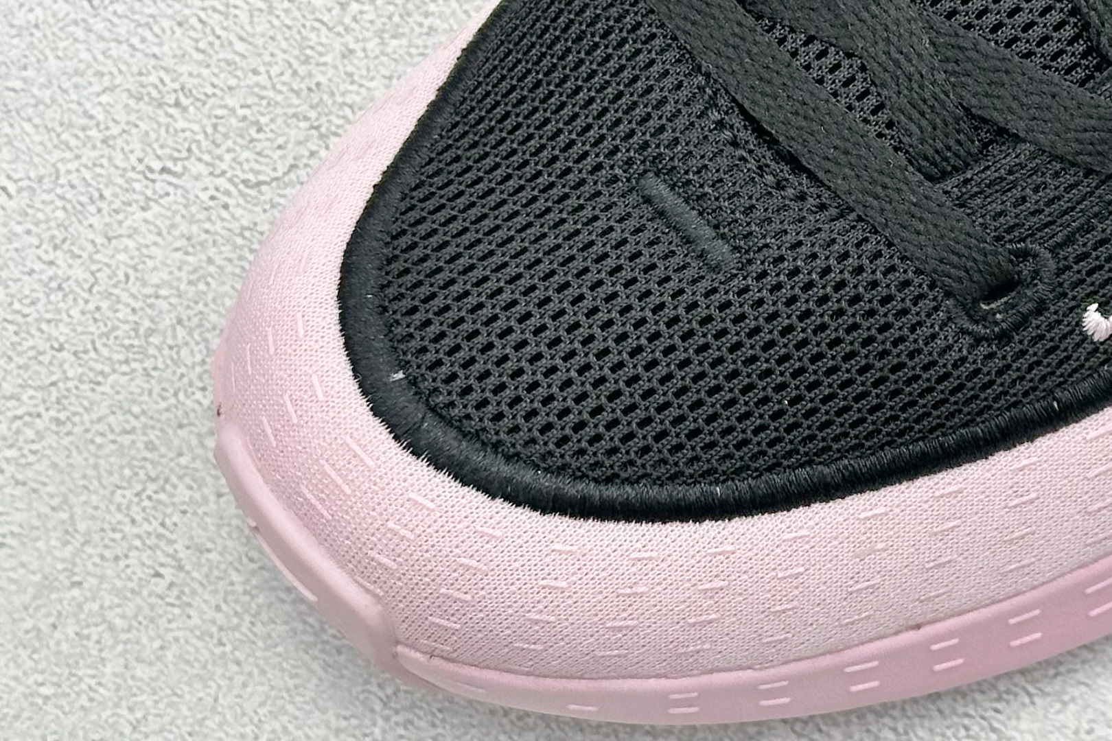  终端放店
Nike Uplift SC 潮流舒适 织物防滑耐磨 低帮跑步鞋 
鞋底软弹又有支撑感防滑耐