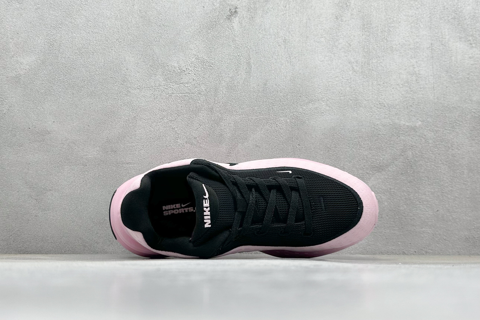  终端放店
Nike Uplift SC 潮流舒适 织物防滑耐磨 低帮跑步鞋 
鞋底软弹又有支撑感防滑耐