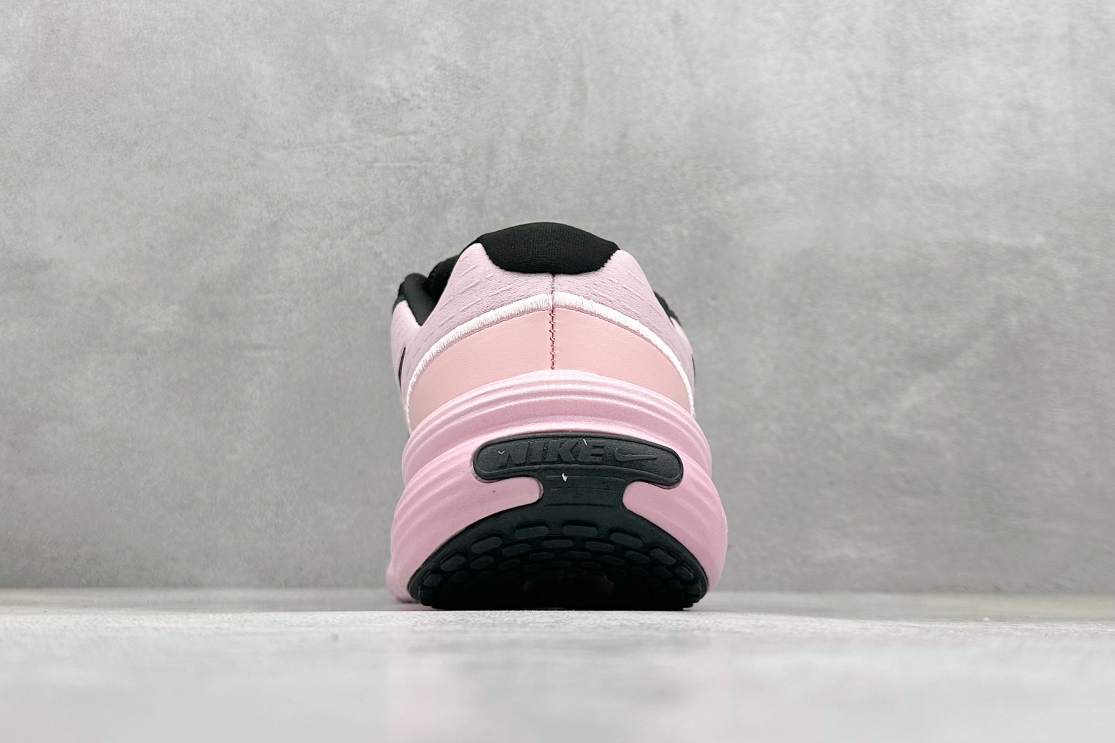  终端放店
Nike Uplift SC 潮流舒适 织物防滑耐磨 低帮跑步鞋 
鞋底软弹又有支撑感防滑耐
