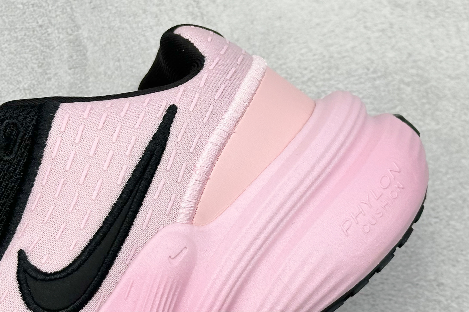  终端放店
Nike Uplift SC 潮流舒适 织物防滑耐磨 低帮跑步鞋 
鞋底软弹又有支撑感防滑耐