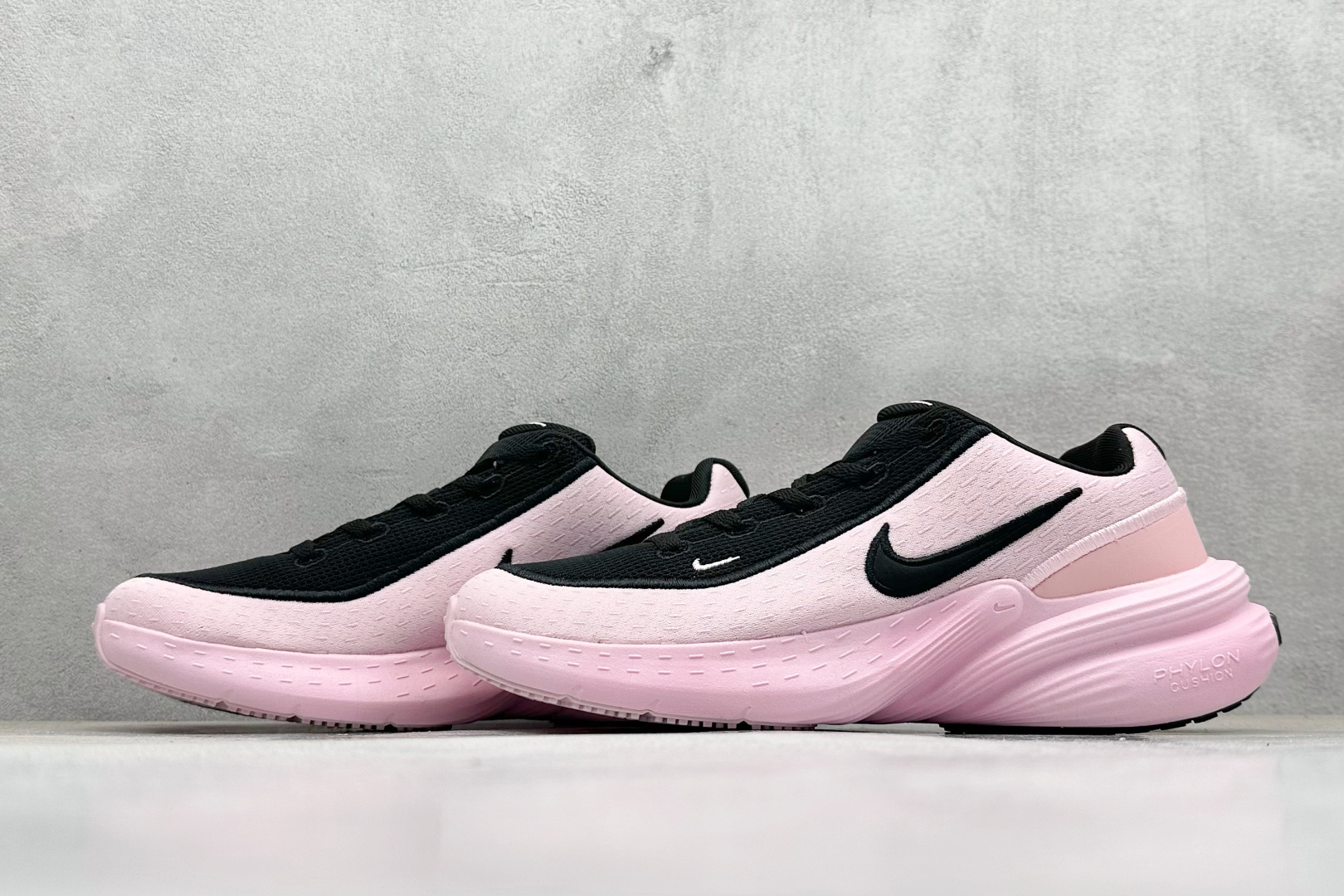  终端放店
Nike Uplift SC 潮流舒适 织物防滑耐磨 低帮跑步鞋 
鞋底软弹又有支撑感防滑耐